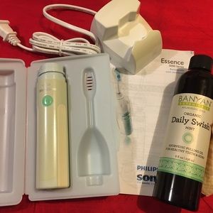 SOLD!!! Philips Sonicare Electric Toothbrush - Essence 5000 Series in GUC